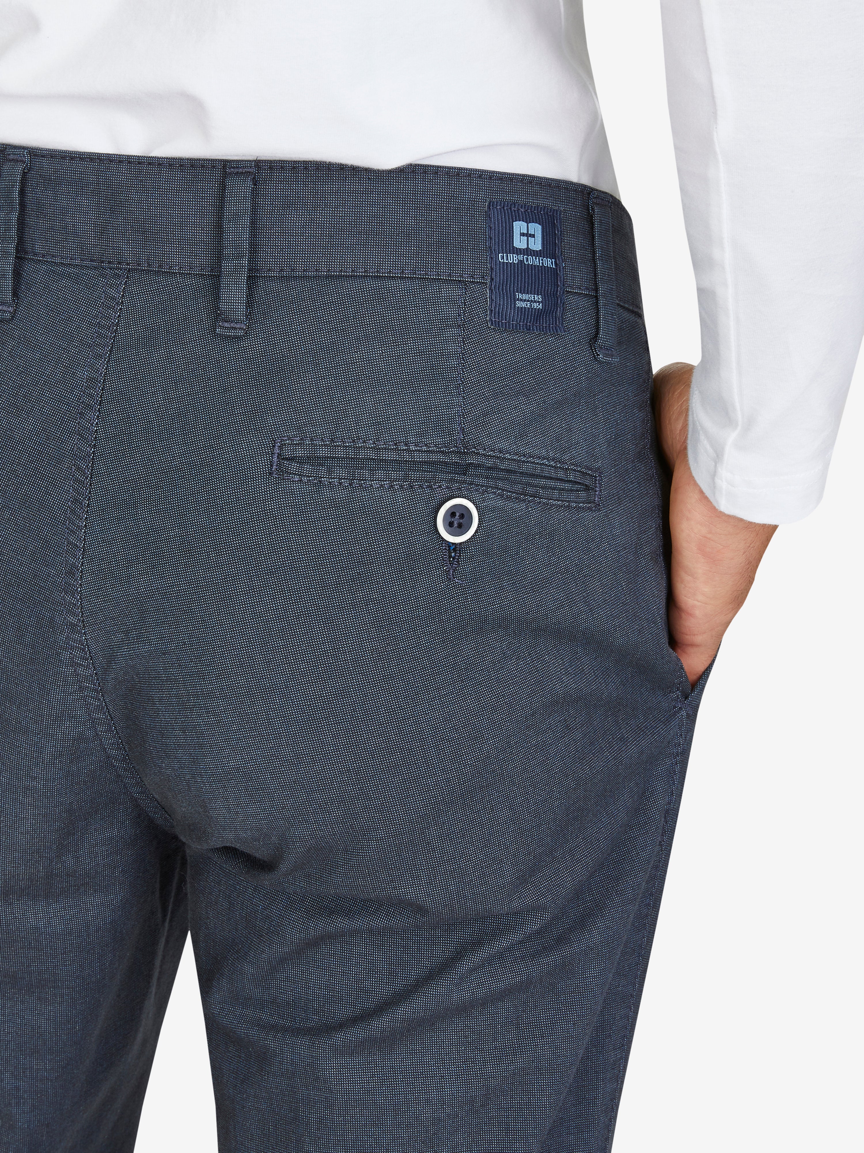 Bequeme dunkelblaue Flat Front-Hose von Club of Comfort mit elastischem Komfortbund, Hemdstopper und Baumwoll-Mikrostruktur in Woll-Optik, normaler Leibhöhe, schmale Fußweite, Modell GARVEY 6910, geeignet für Frühling/Sommer.