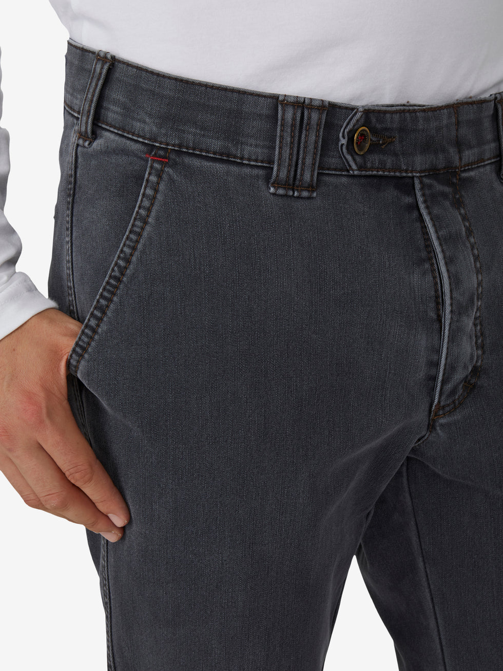 Grau-graue GARVEY 6822 High Stretch Thermo-Hose mit Flat Front, elastischem Komfortbund, Bundverlängerung, Hemdstopper, Regular Fit, aus thermischem High Tech Gewebe mit Thermolite-Wärmeisolierung, für Herbst/Winter, mit Komfortbund und Made in Green by Oeko-Tex.