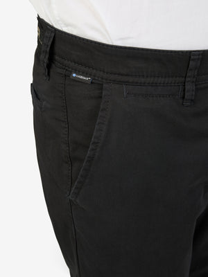 Schwarze GARVEY 5107 Flat Front-Hose aus nachhaltiger Baumwolle mit elastischem Komfortbund, Hemdstopper, Coldblack-Ausrüstung, Regular Fit, schmale Fußweite, leichtem Glanz, hergestellt von Club of Comfort, ideal für Frühjahr/Sommer, stilvoll und bequem.