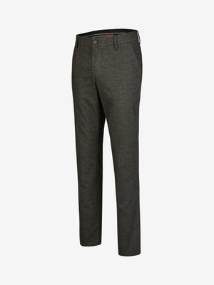 Dunkelgraue Melange-Hose GARVEY 7631 mit elastischem Komfortbund, Hemdstopper und schmaler Fußweite, hergestellt aus Baumwoll-Struktur-Mischgewebe mit Woll-Optik, Regular Fit, für Herbst/Winter, von Club of Comfort.