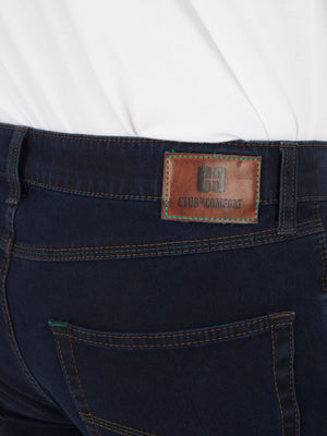 Dunkelblaue 5-Pocket Jeanshose von Club of Comfort, Modell HENRY-Z7054 mit elastischem Doppelstoffbund, Hemdstopper und separater Mobile Pocket in der rechten Vordertasche. Hoch elastisches Bi-Stretch-Denim mit T400-Beimischung, formstabil, reguläre Leibhöhe, schlankes Bein, Komfortbund, Ganzjahres-Jeans.