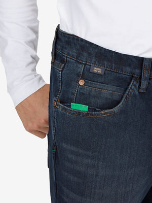 Hose "HENRY 7054" in dunkelblau (gewaschen) mit elastischem Doppelstoffbund, 6-Pocket Design, separater "Mobile Pocket" für Smartphone, aus superelastischem Bi-Stretch-Denim, Regular Fit, in der Taille sitzend, mit Hemdstopper, hergestellt von Club of Comfort.