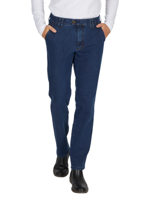 Hose GARVEY 6822 in jeansblau, bequemer Flat Front mit elastischem Komfortbund, Bundverlängerung mit Knopf und Haken, High Stretch-Denim mit Thermolite-Wärmeisolierung, normale Leibhöhe, schmaler Beinverlauf, hergestellt von Club of Comfort, passend für Herbst/Winter, reguläre Figur.